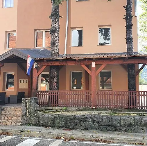 Dijana Bed & Breakfast 3*