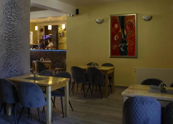 Couette-café Dijana 3*